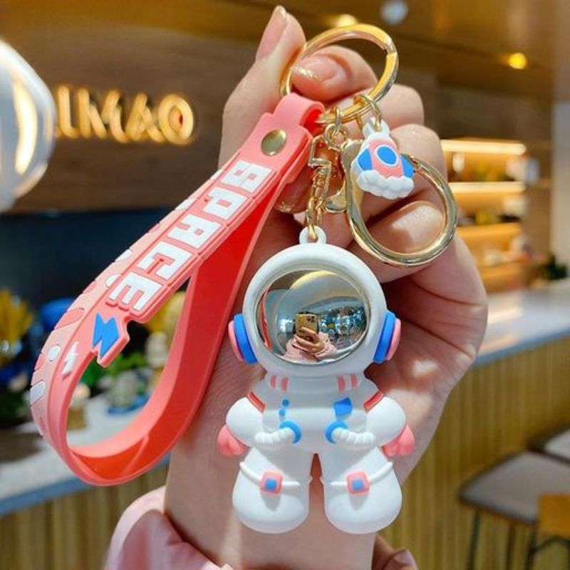 Spaceman 3D Silicone Keychain – Cute Astronaut Bag & Car Charm