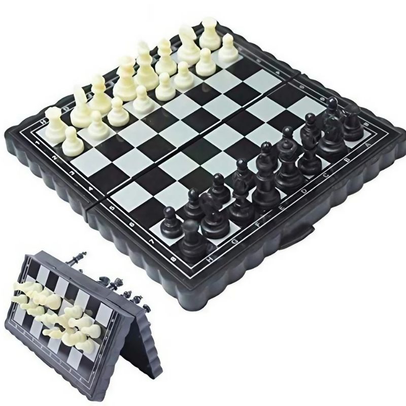 Foldable Magnetic Chess Board